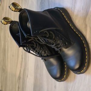 Dr. Martens, black leather, size US 6